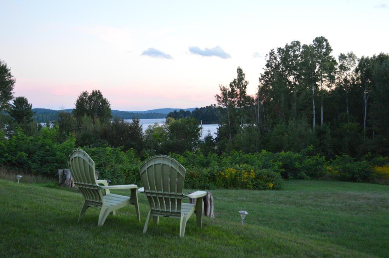 Pinewood Inn Barrys Bay Eksteriør bilde