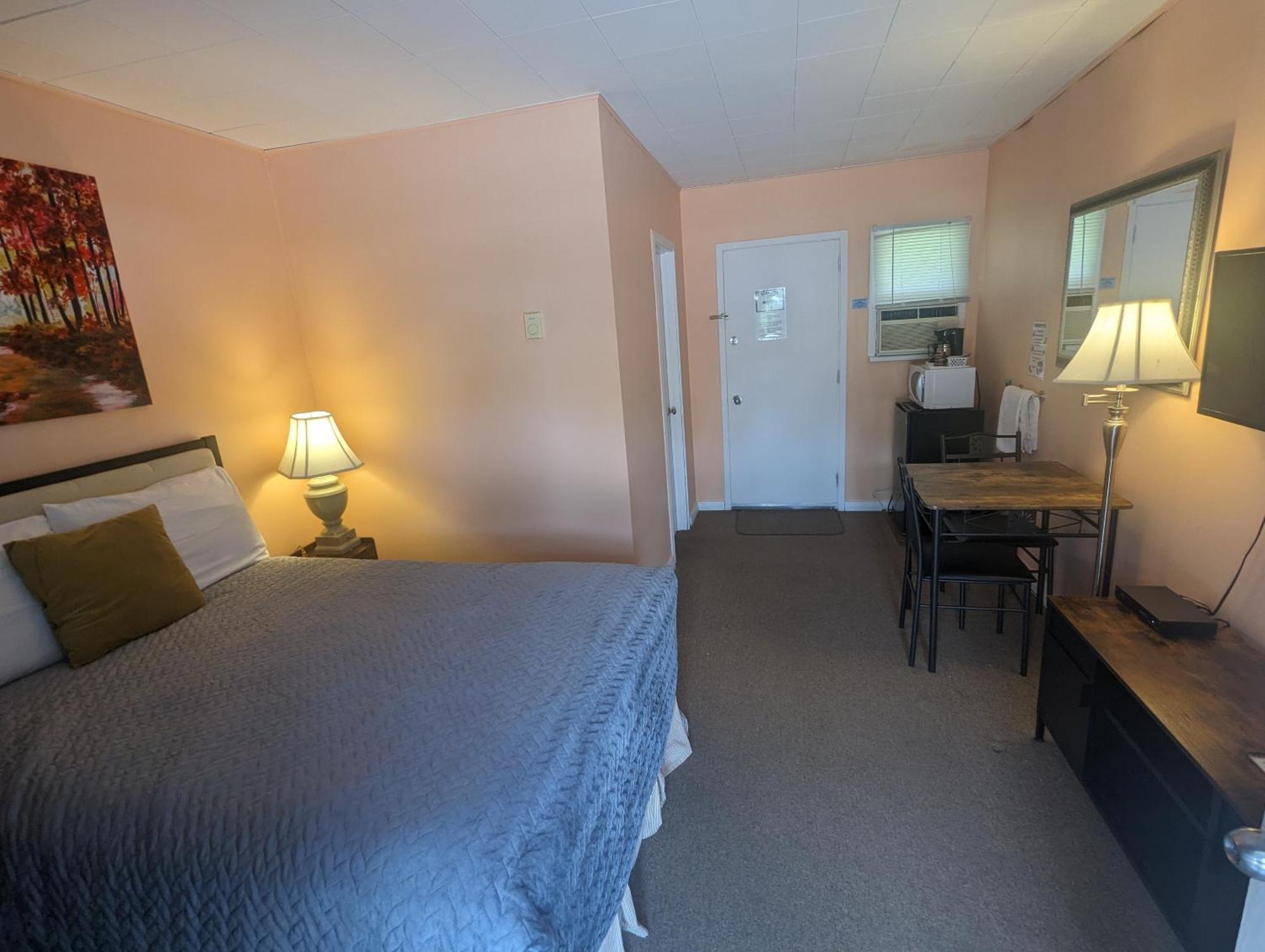 Pinewood Inn Barrys Bay Eksteriør bilde