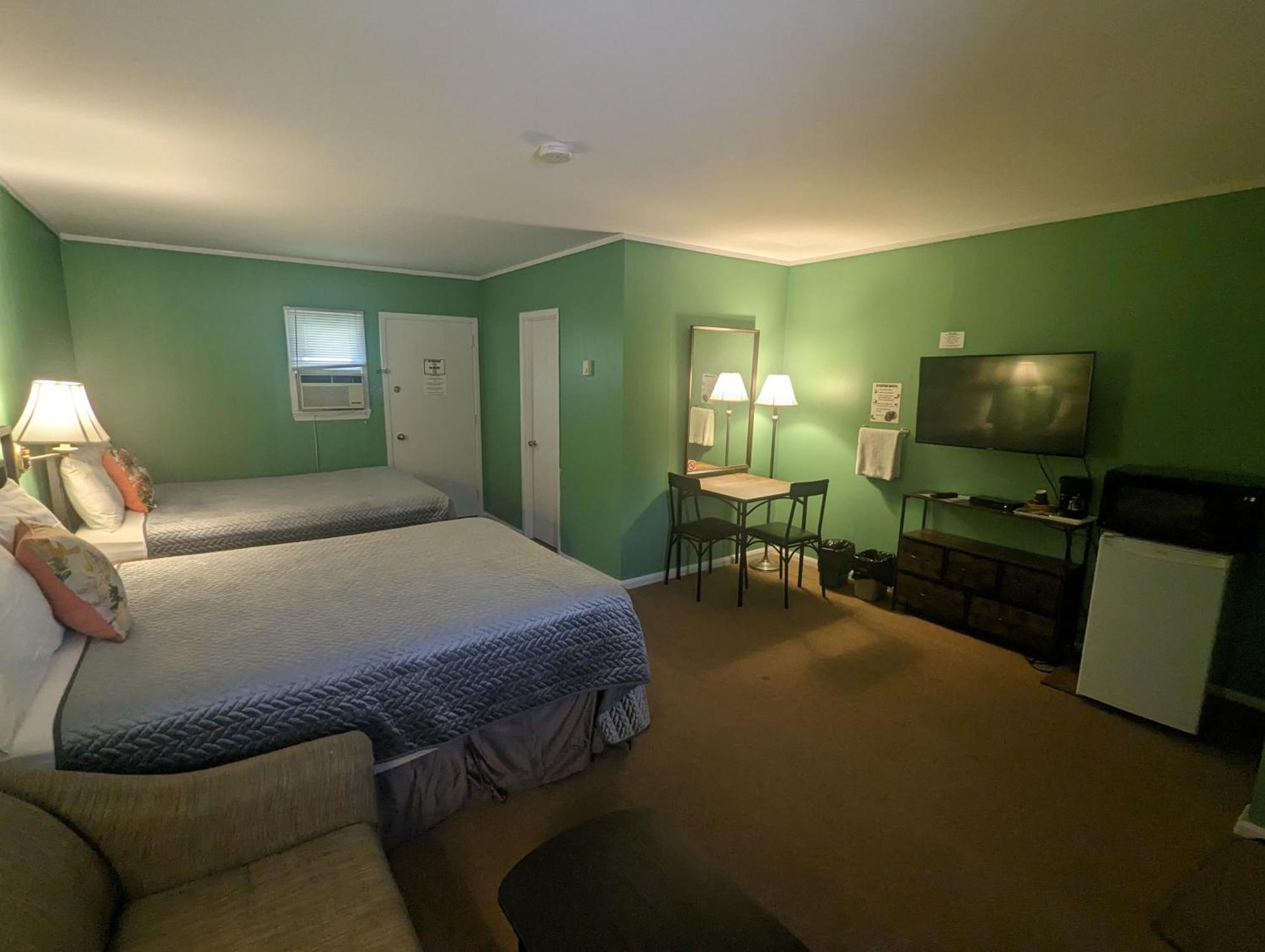 Pinewood Inn Barrys Bay Eksteriør bilde