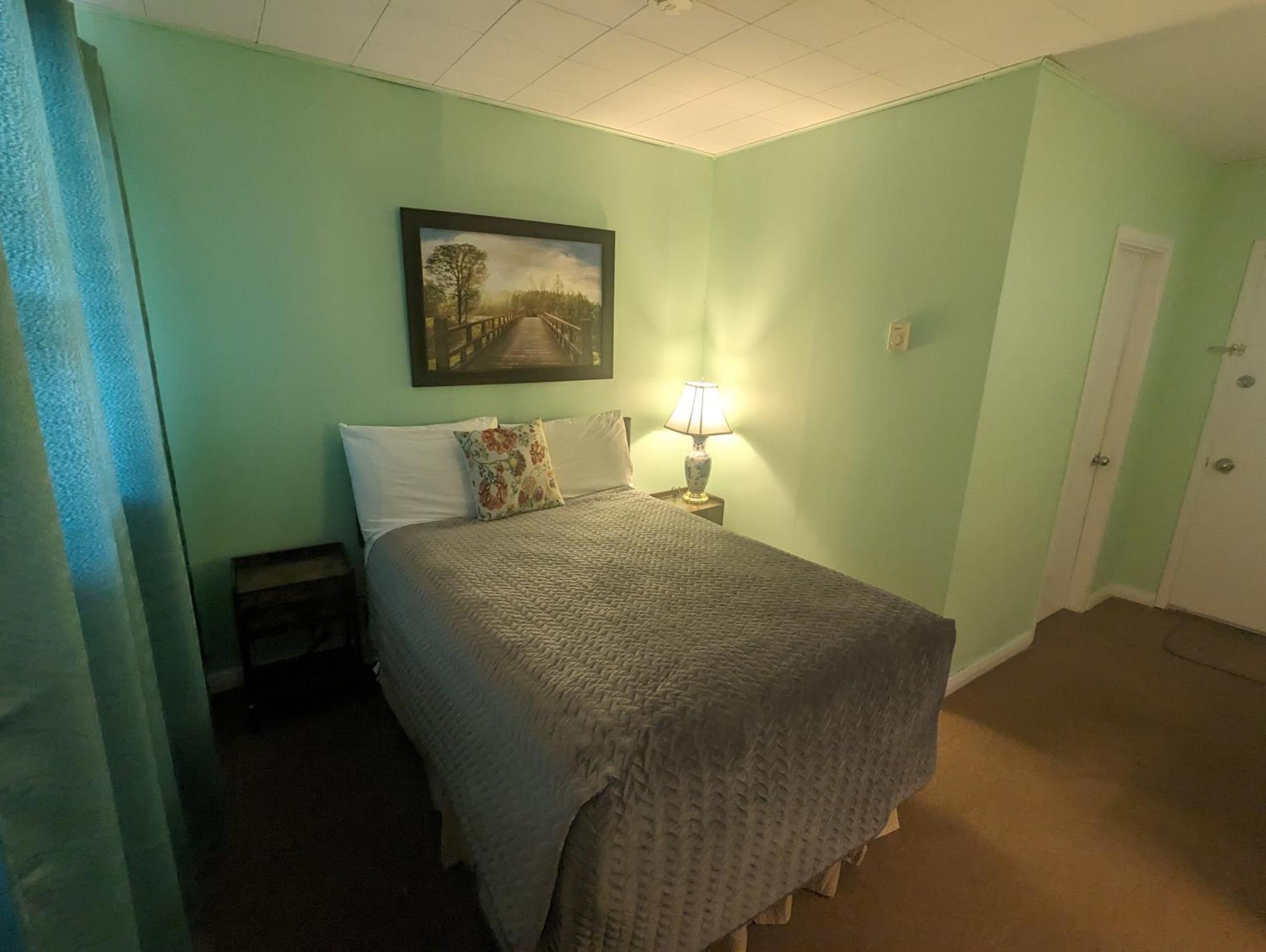 Pinewood Inn Barrys Bay Eksteriør bilde